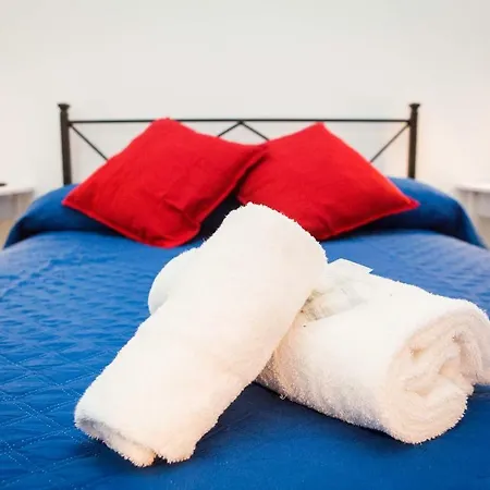 Leone X בית הארחה